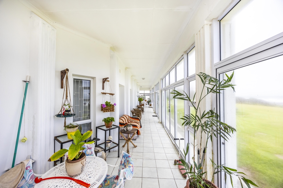 5 Bedroom Property for Sale in Gonubie Eastern Cape